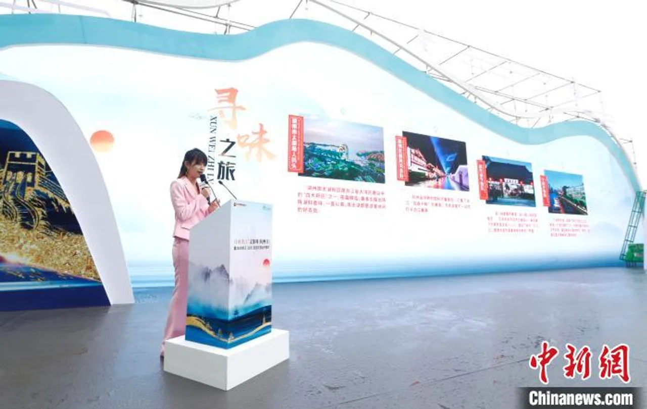 “江南百灵鸟”郑培钦:在蓝天白云下为民众歌唱