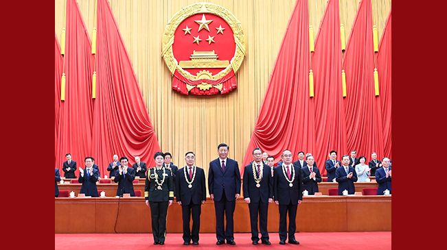 外媒聚焦：中国最高规格致敬抗疫英雄