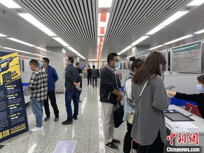 甘肃多措助退役军人精准就业 “跟踪服务”引导后续“寻岗”