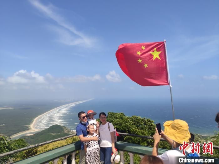 “十一”长假海南入岛车辆7.3万辆 同比上升达61.1%