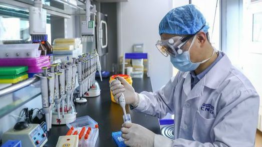 英媒：中国领跑全球新冠疫苗研发