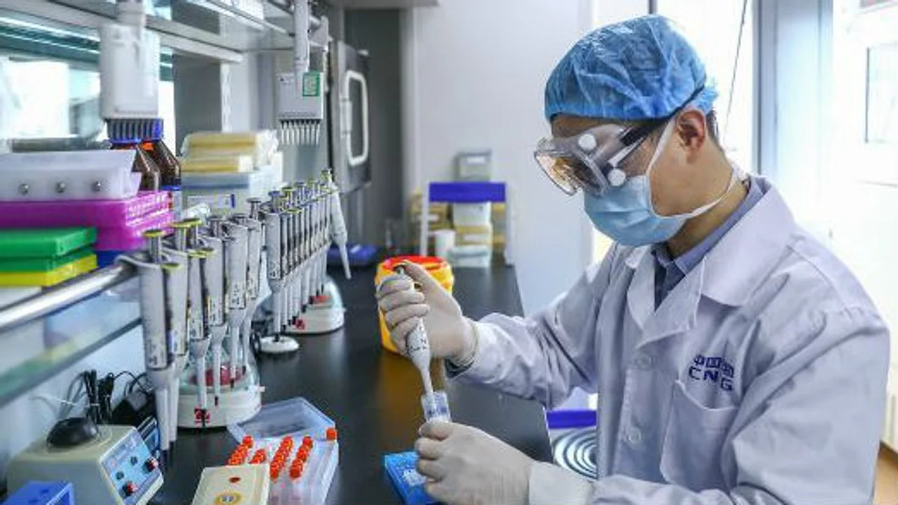英媒:中国领跑全球新冠疫苗研发