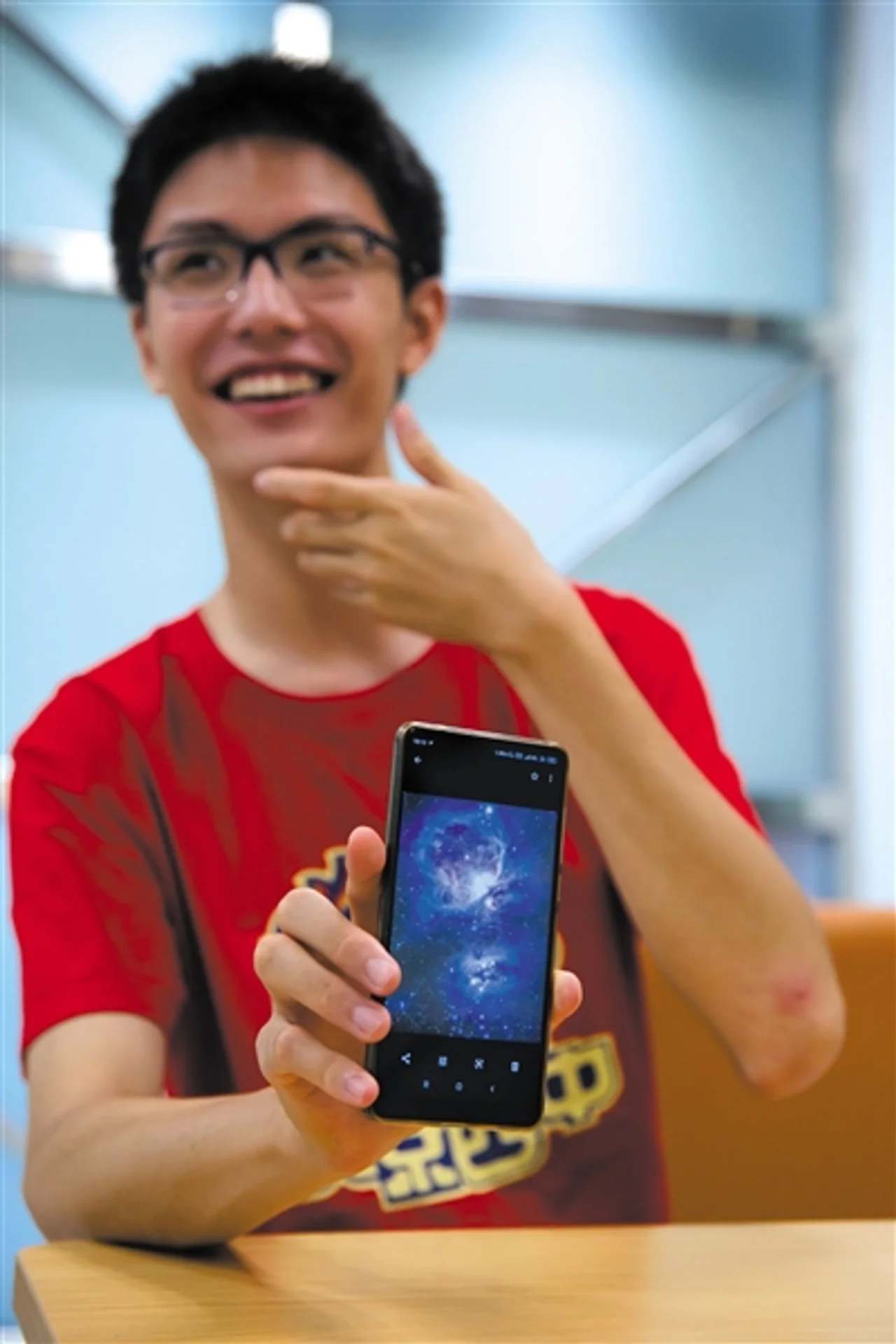 “追星少年”愿做北极星 照亮他人天文梦
