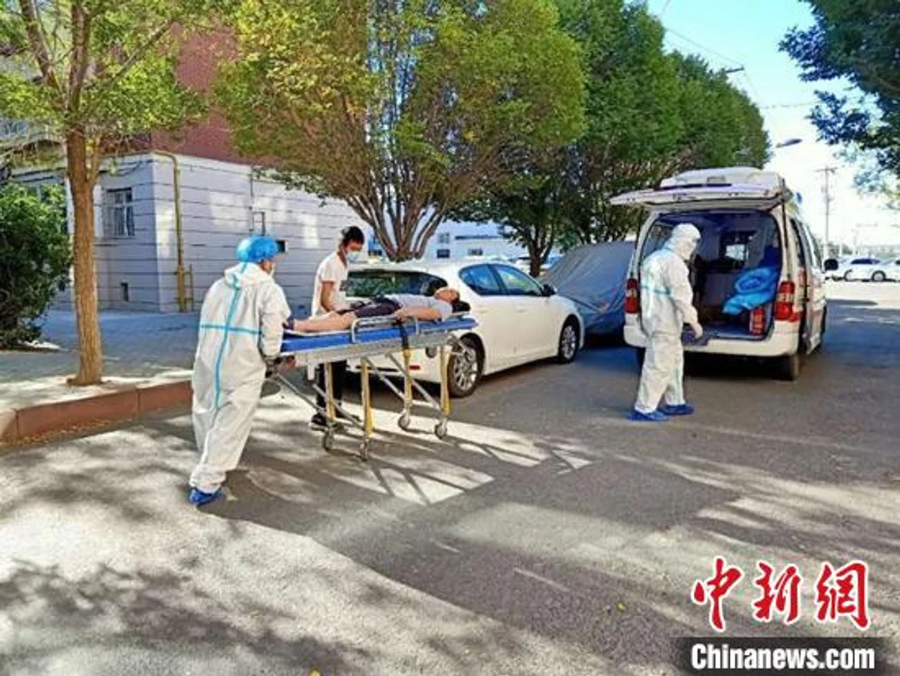“疫”线退伍军人志愿者为抗疫撑起“爱心暖灯”