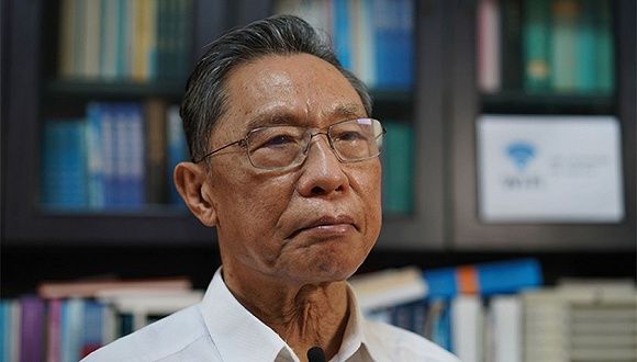 习近平签署主席令，授予钟南山等4人国家勋章、国家荣誉称号