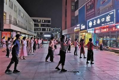 居民被吵得睡不着觉 北京一些公共场所音响声大扰民