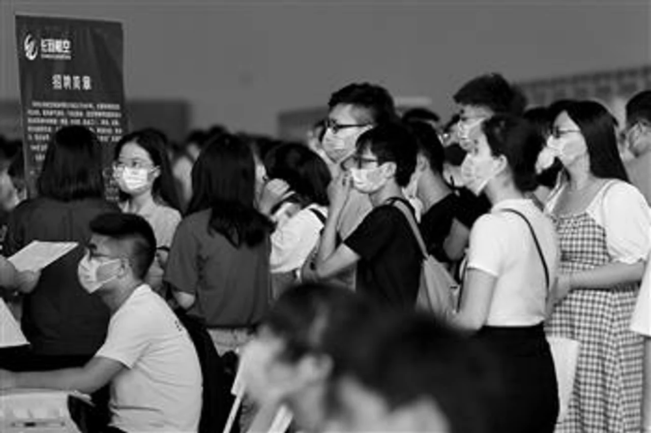 不招女生、非985不要 遭遇就业歧视该怎么破解?