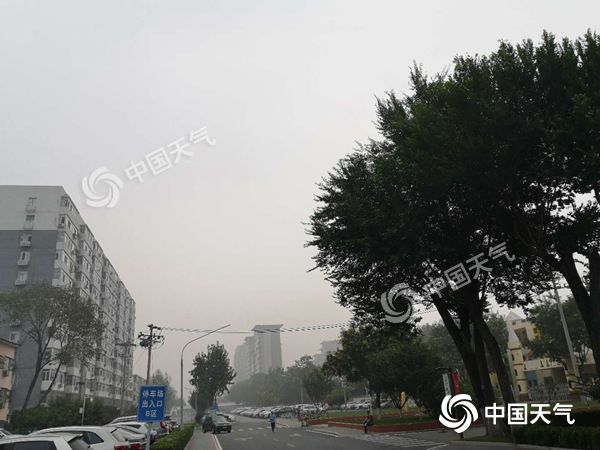 北京今晨现雾天局地能见度低 近期雷阵雨频繁“上线”