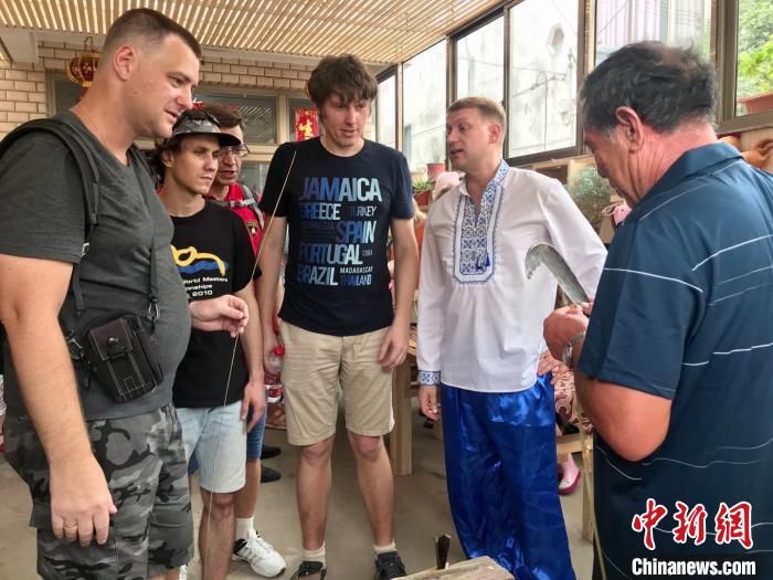 浙东古村的“艺术试验”：精神安处方是家乡