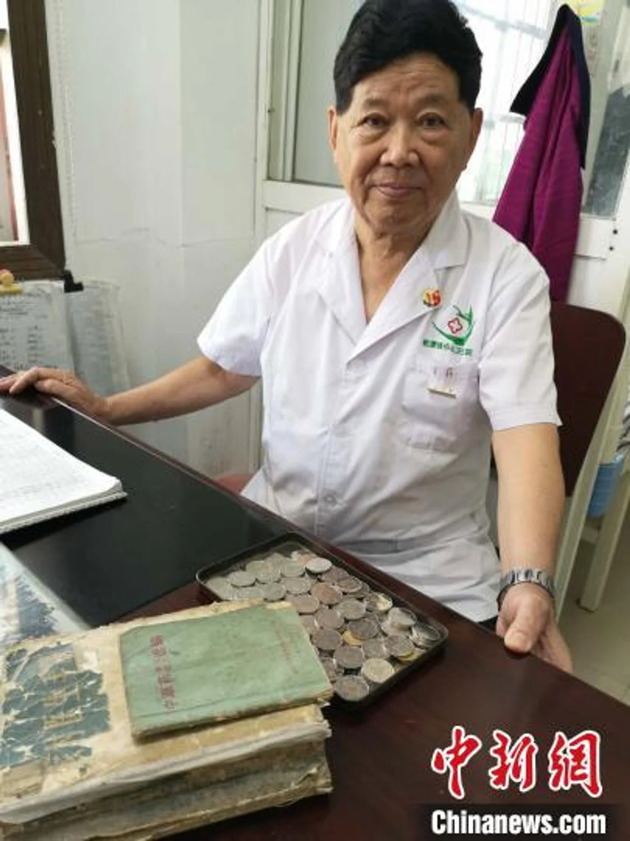 “一元村医”半个世纪的坚守:有求必应、随叫随到