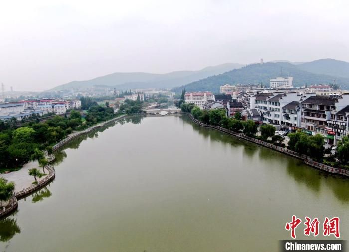 湖北襄阳：千年护城河改造后重焕光彩