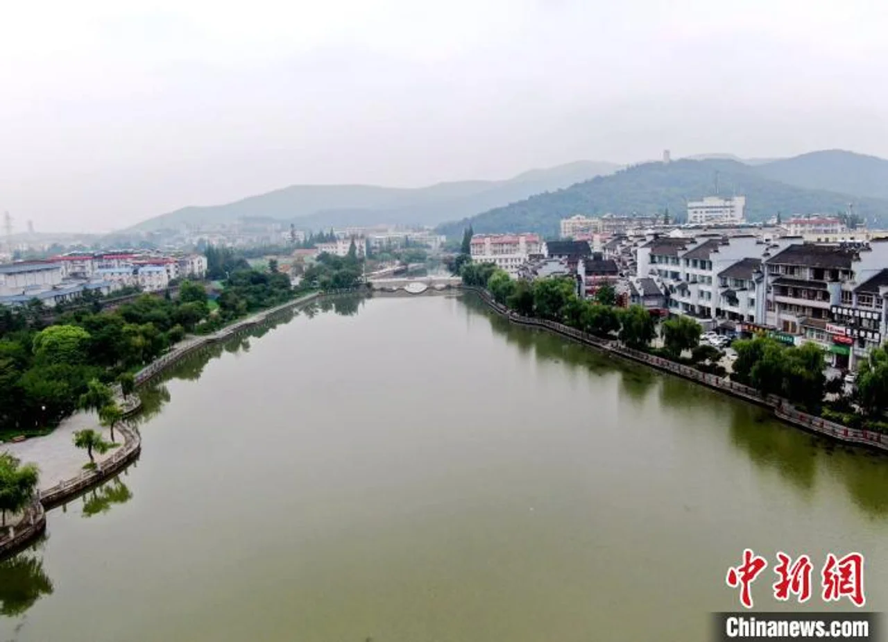 湖北襄阳:千年护城河改造后重焕光彩