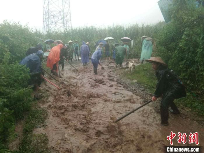 云南盈江持续强降雨致部分乡镇受灾 3人失联