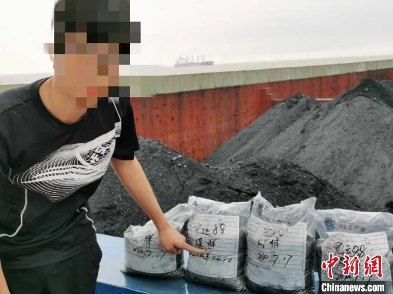 上海海警重拳出击 接连查获5起涉嫌走私案件