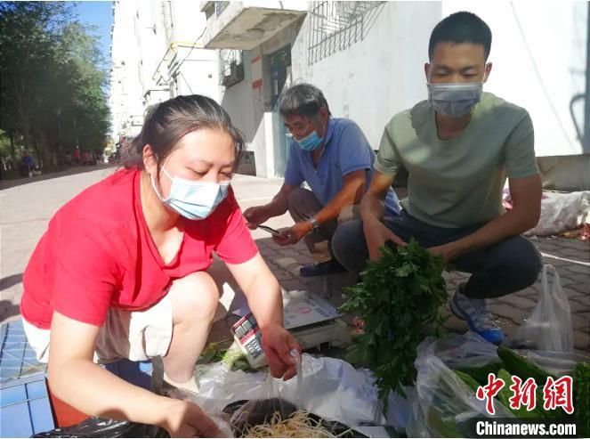战“疫”无忧 新疆兵团保障民众“菜篮子”货源充足（图）