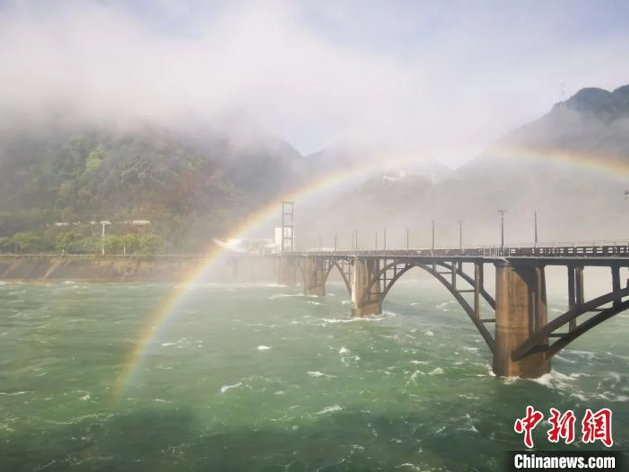 浙江新安江水库13日13时调整为1孔泄洪