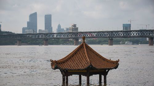 中国防汛抗洪进入关键时期：应急响应升至二级 多地水位超纪录
