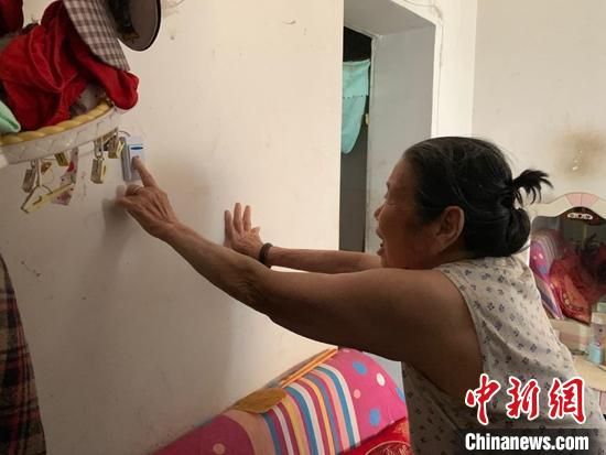 “疫”线有温暖 乌鲁木齐为孤寡老人安装“爱心呼叫铃”