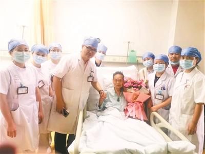 99岁阿婆心梗 38分钟手术救回