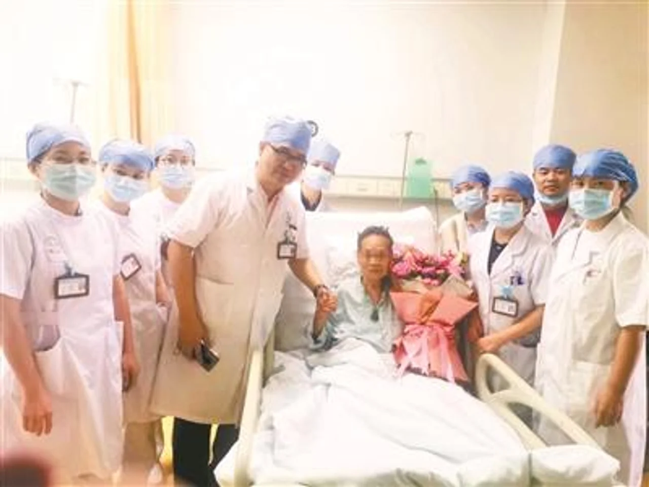 99岁阿婆心梗 38分钟手术救回