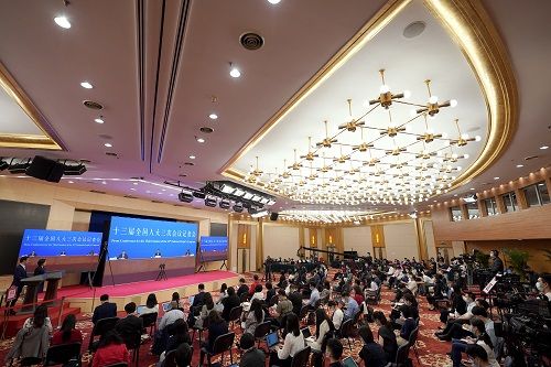 境外媒体关注李克强记者会：传递战胜困难信心
