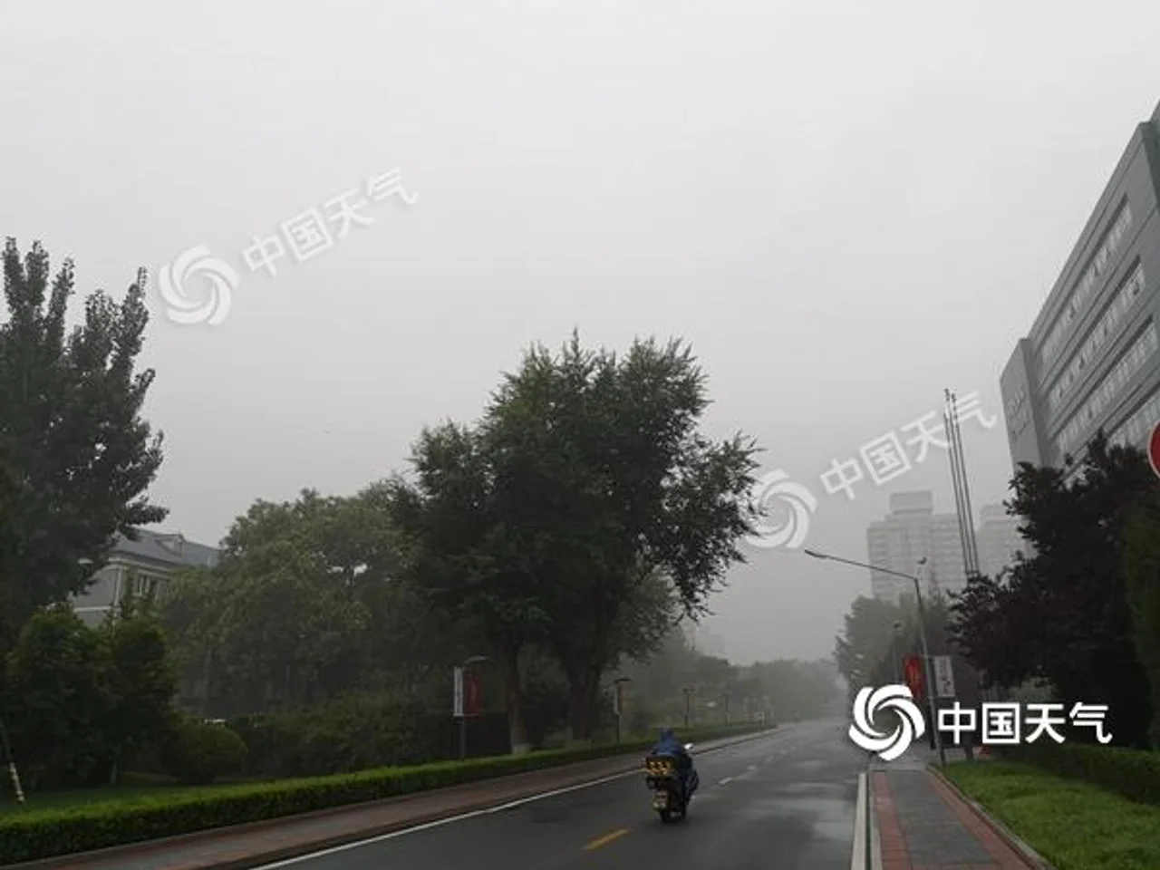 北京今日雷雨“打卡” 雷电黄色预警生效中
