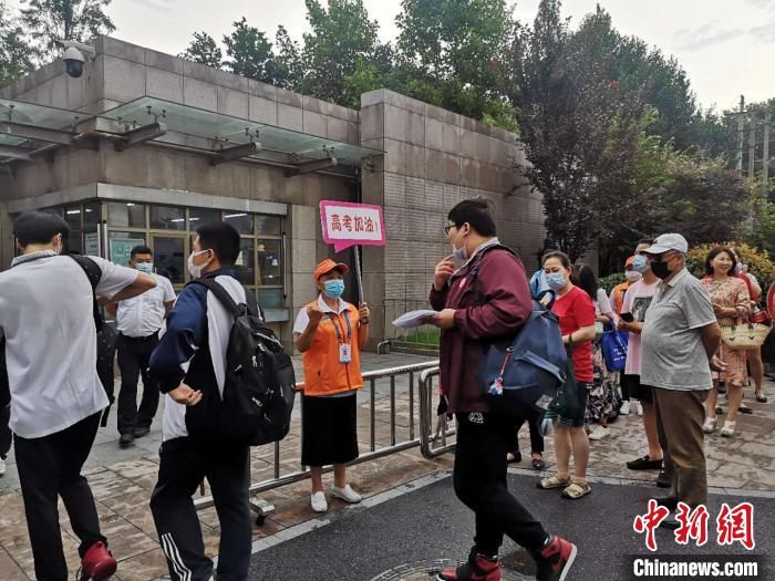 疫情下的浙江高考：考期延至4天 考点增设备用考场