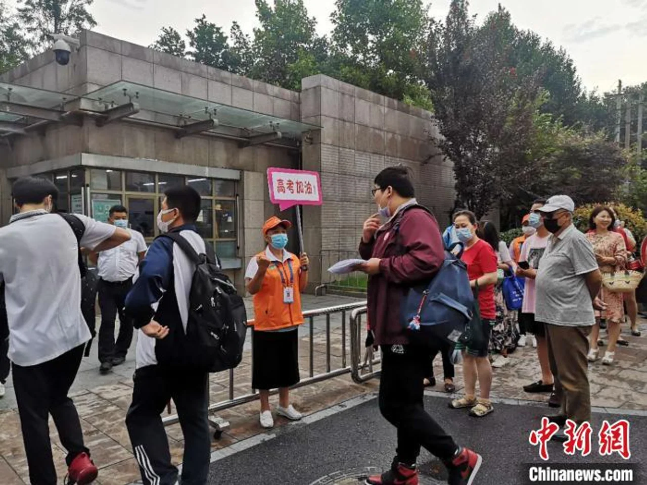 疫情下的浙江高考:考期延至4天 考点增设备用考场