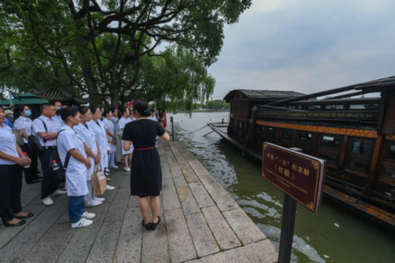 港媒文章:抗疫成功彰显中共执政优势