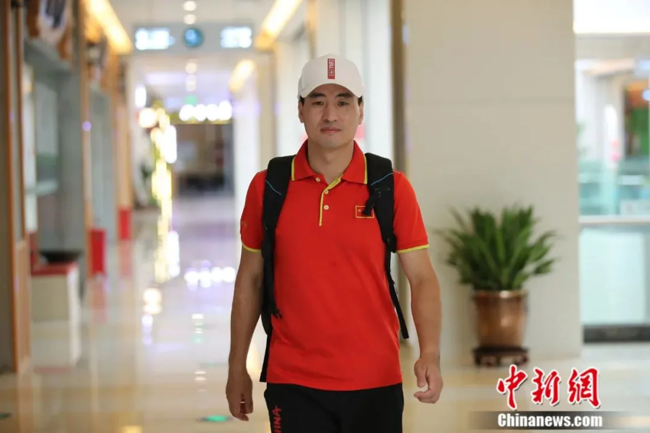 他为减肥学习跳绳 不但成功减重50斤还跳进了国家队