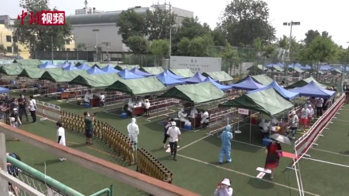 探访北京核酸检测采样点：采样1人不足1分钟 随走随消杀场地