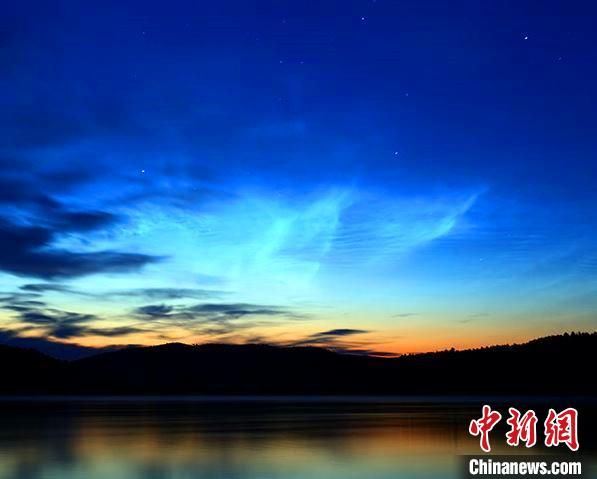 夏至到来 “中国最北城市”频现夜光云美景