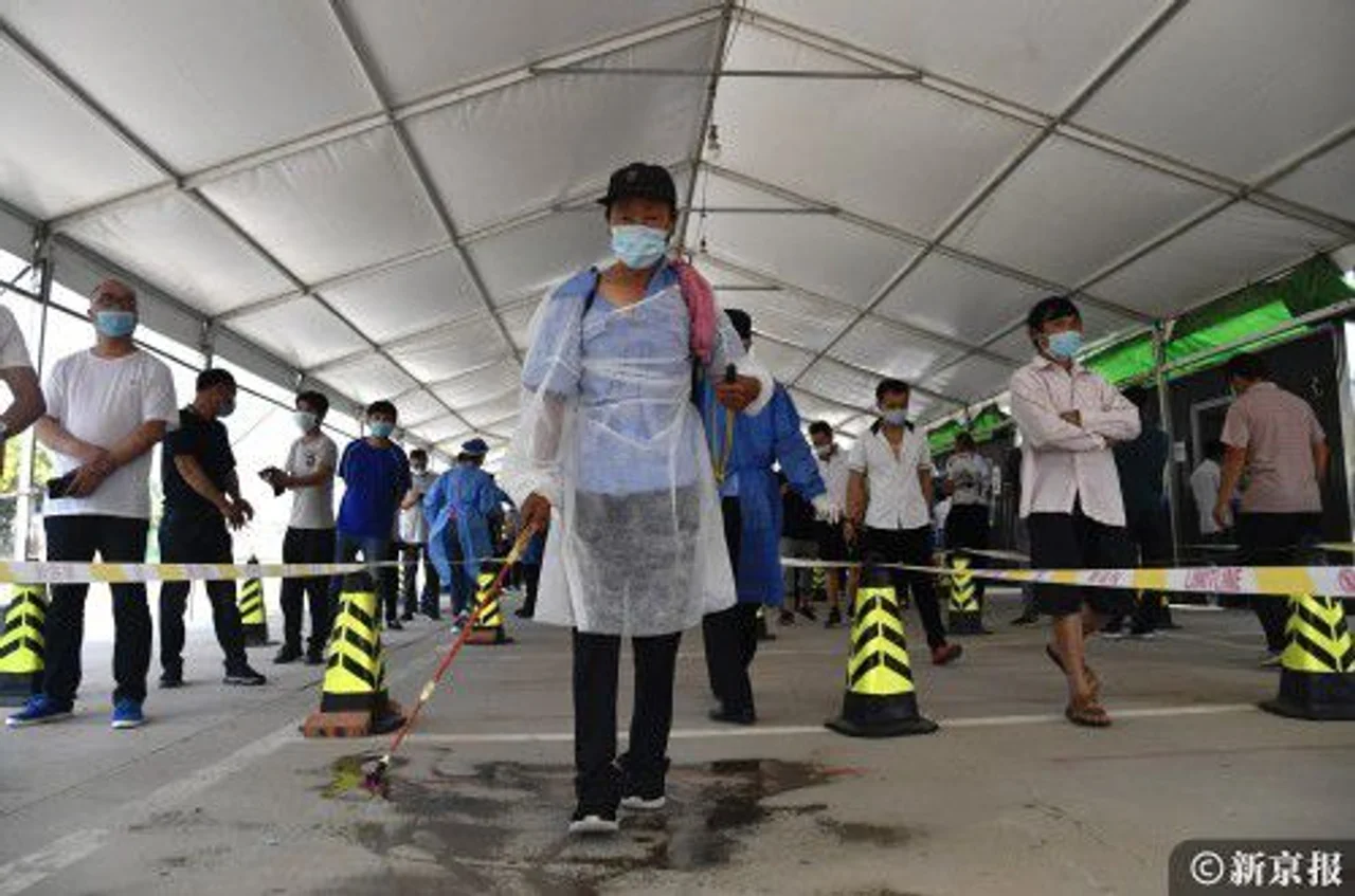 北京通州已完成10万余人核酸采样 工地工友将全面检测