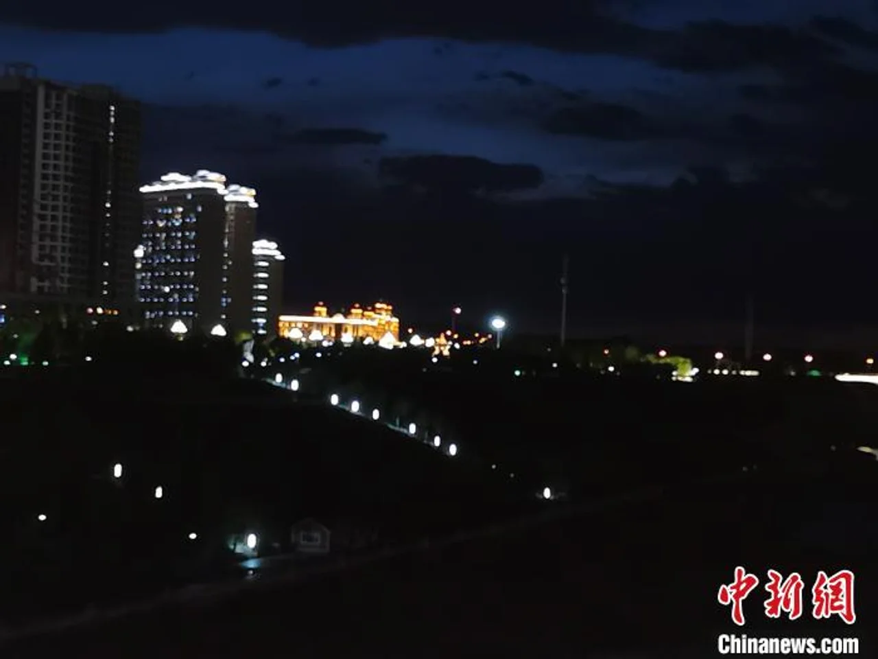 “沙漠小城”康巴什变身“幸福小城”:“空城已成昨日”