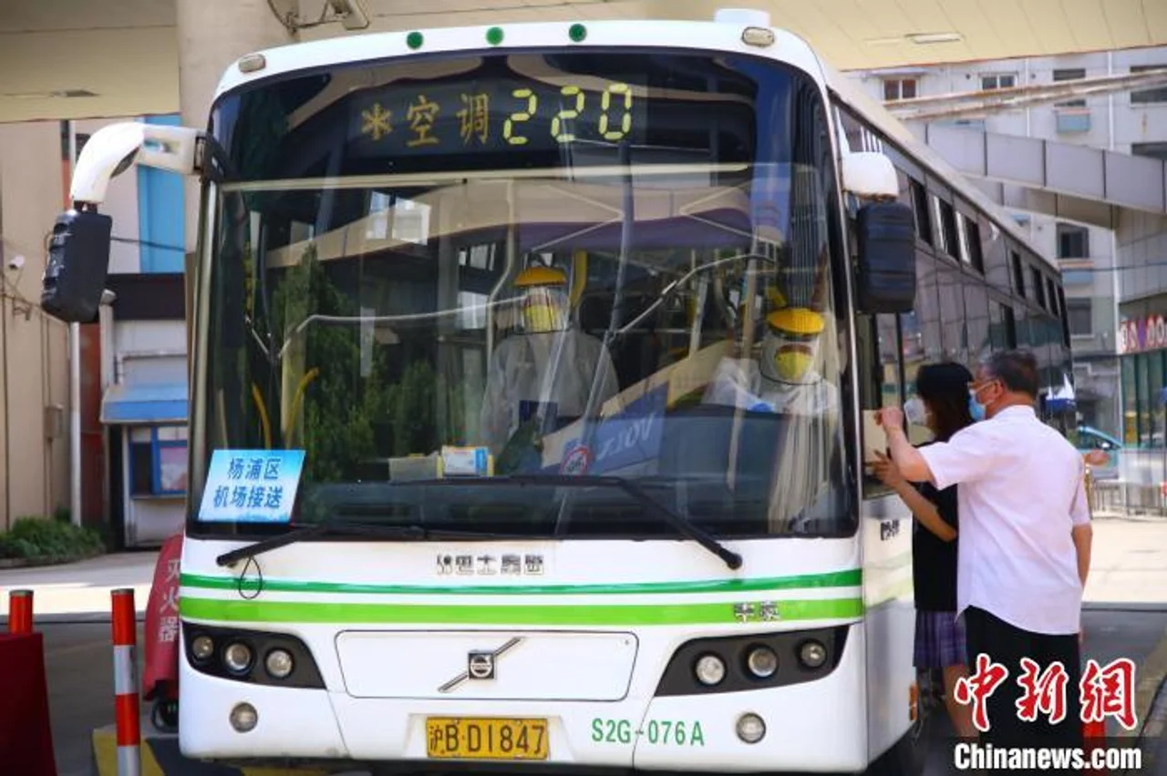 上海公交司机父亲节获赠特殊礼物