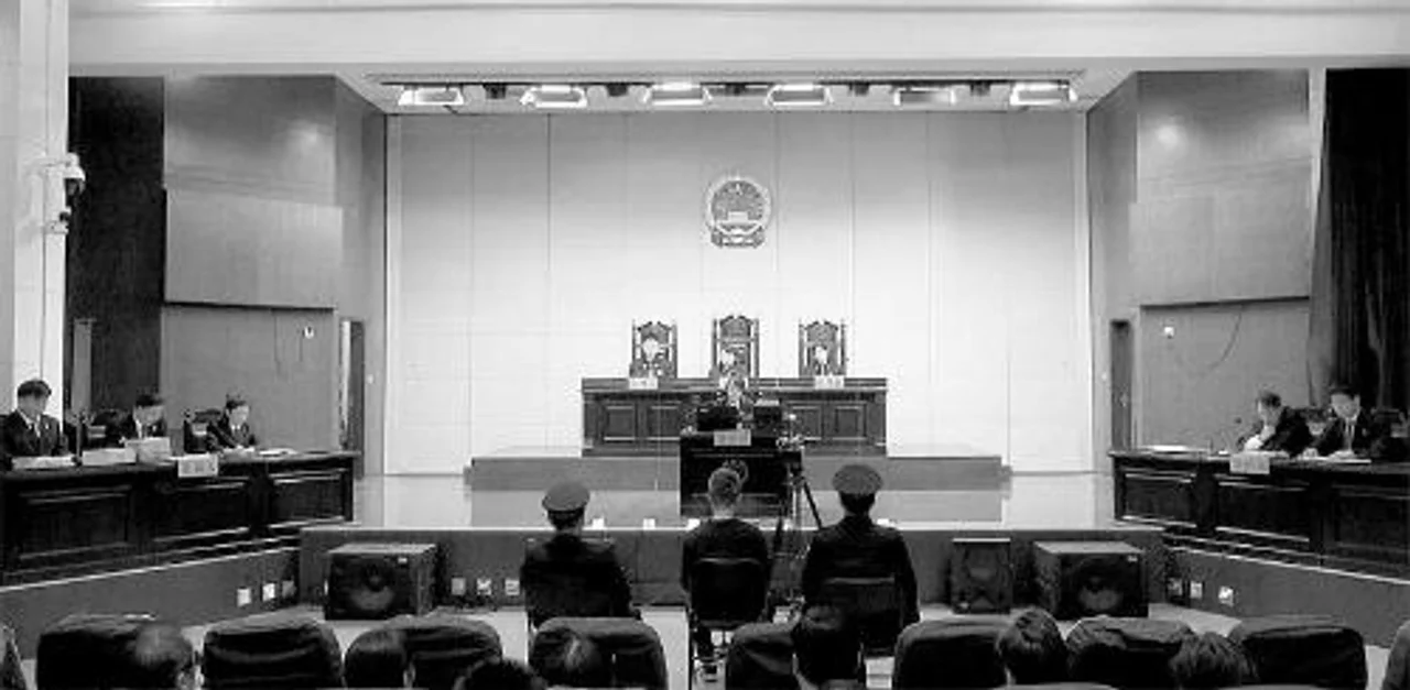 向经销商“借款”给母亲买房 郑州一医院副科长被判刑