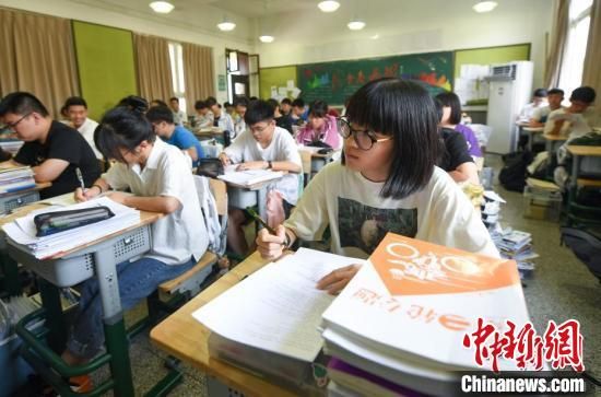 浙江高考语数外将用全国卷 外语及选考成绩当年有效
