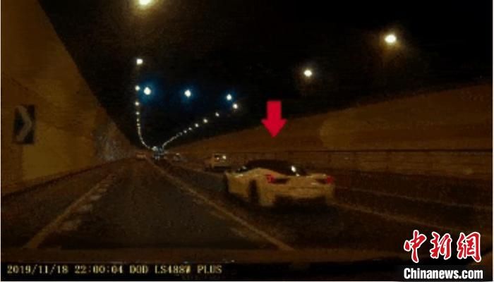 三辆豪车隧道内飙车 司机涉危险驾驶罪均获刑