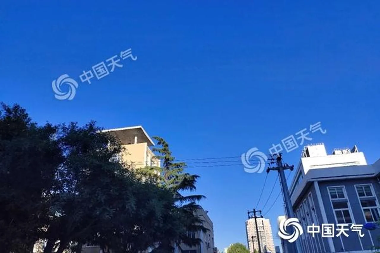 北京酷热晴晒模式启动 将现“高温三连”!