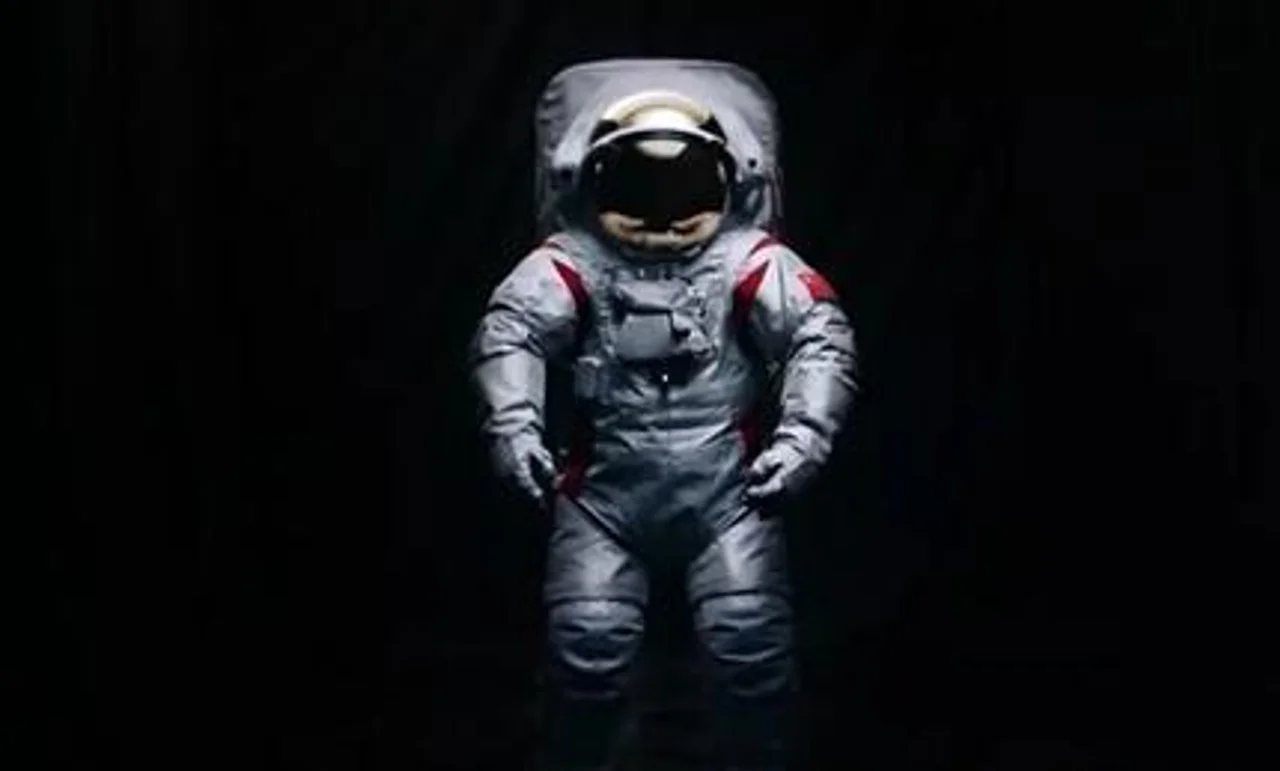 “望宇”“探索” 中国载人月球探测任务登月服和载人月球车名称确定