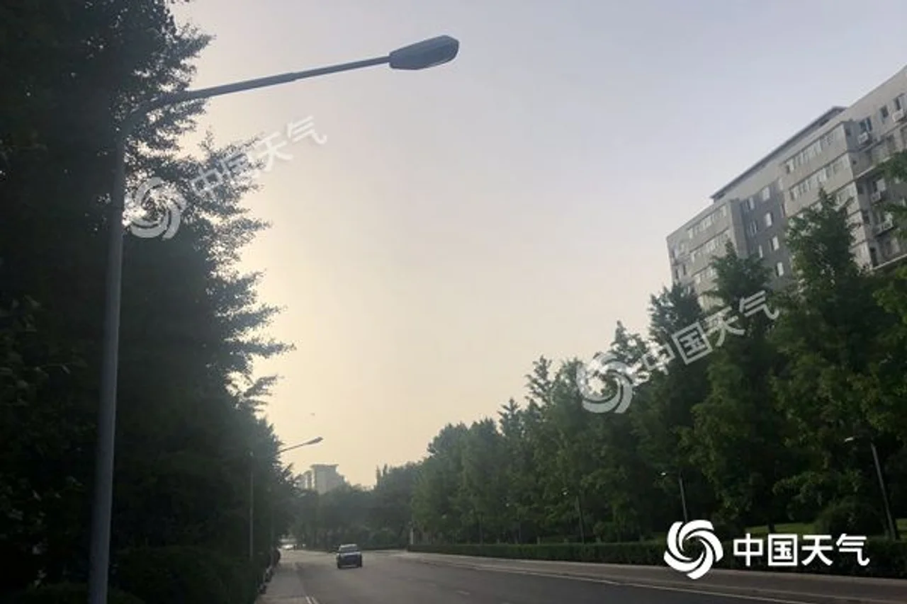 北京今天最高温可达34℃ 阵风6级注意出行安全