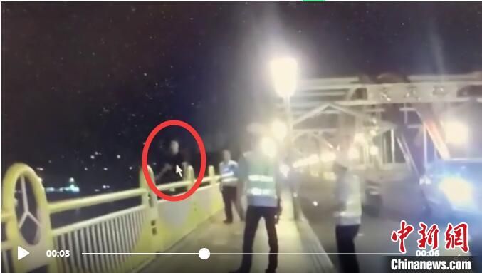 广西男子在相同地点酒驾被查后跳江逃逸