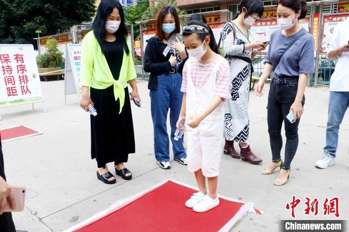 守护“神兽”开学 厦门爱心市民捐万余个口罩