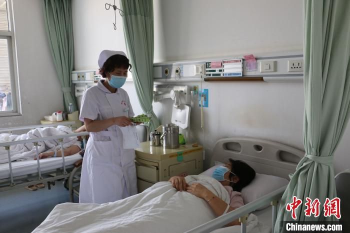 广西护士坚守临床一线30余年 患者康复最有成就感