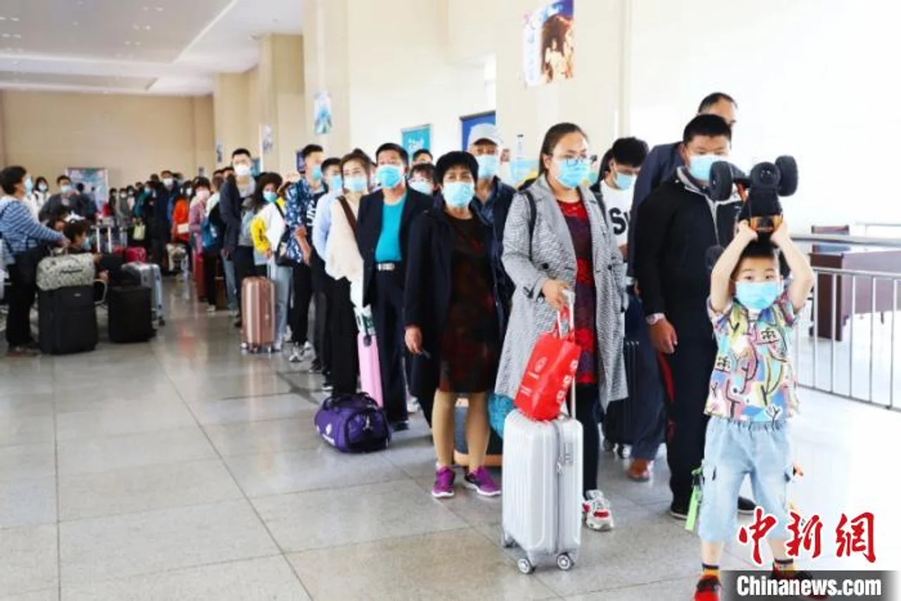 兰铁局“五一”发送旅客60万人次 单日出行创“疫”下纪录