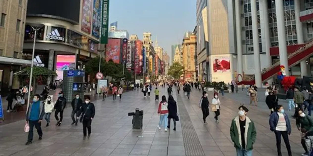 日媒:3个月回归日常生活 日本能从上海学到什么