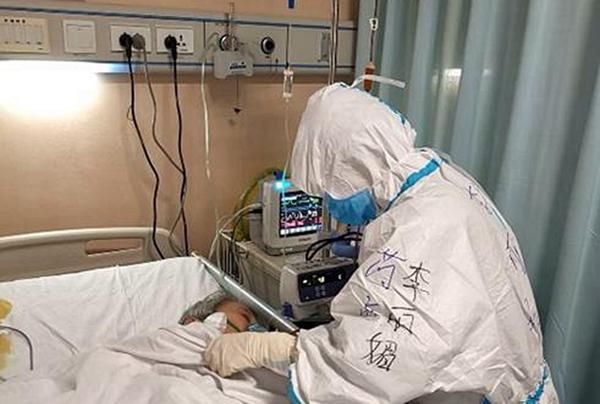 致敬抗疫英雄：你守护人民的健康 卓雅教育守护你的孩子