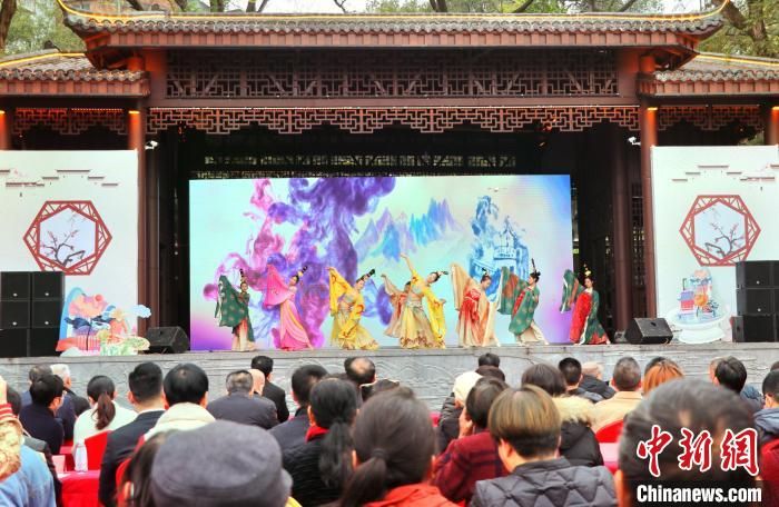 特色小镇办线面文化旅游节 助力乡村振兴产业先行