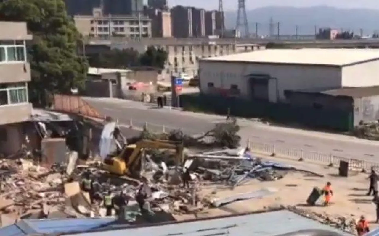 福建罗源县货车失控致9死8伤 目击者:恰遇早市
