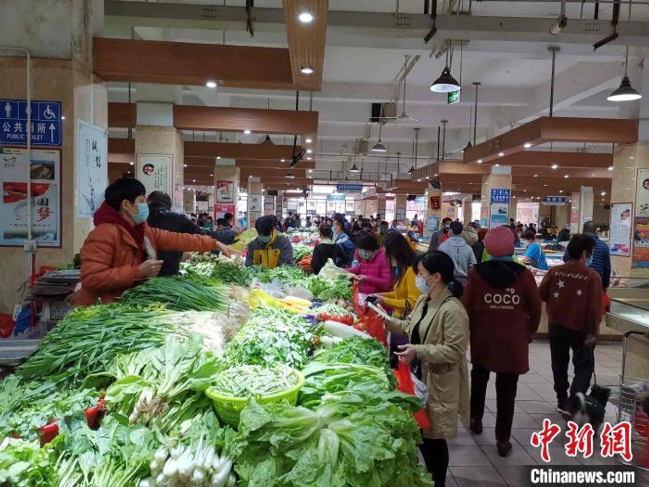 “开市日”海口见闻:市场必需品供应稳定 市民期待“热闹”回归